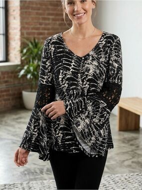 Ariella Black V-Neck Bell Sleeve Top with Crochet Lace Detail Size Large